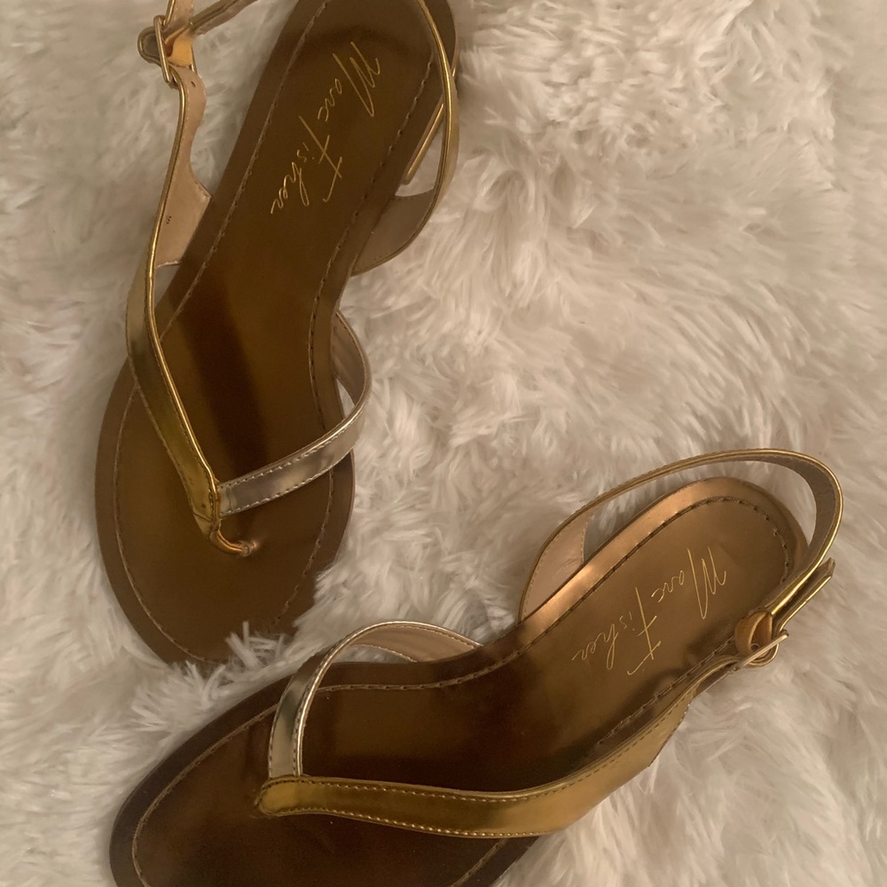 🌟 - Gold Sandals. - Picture 4 of 5